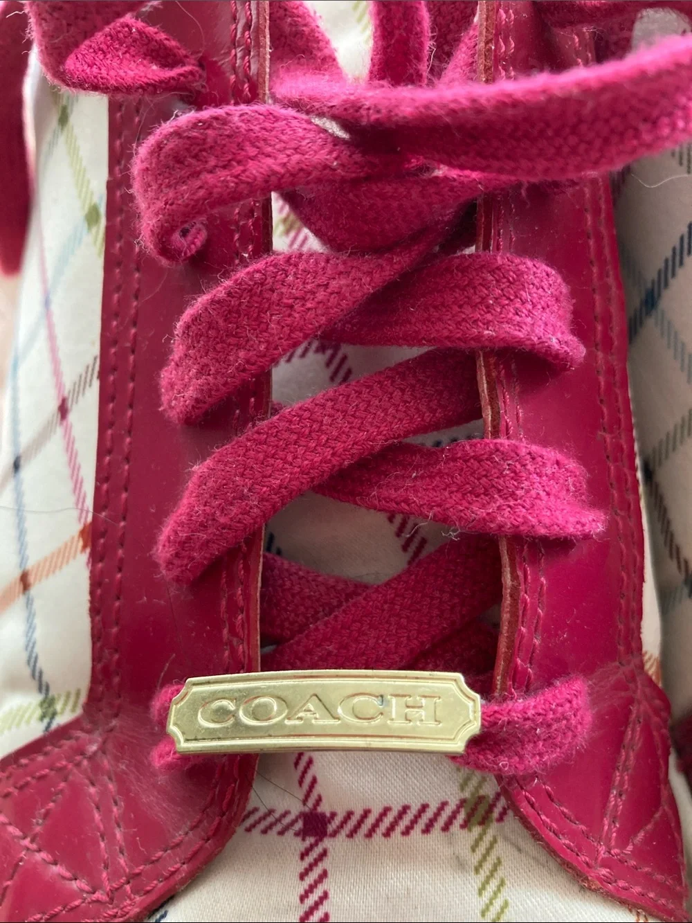 Coach Plaid Low-Top Sneakers with Fuchsia Trim size 9